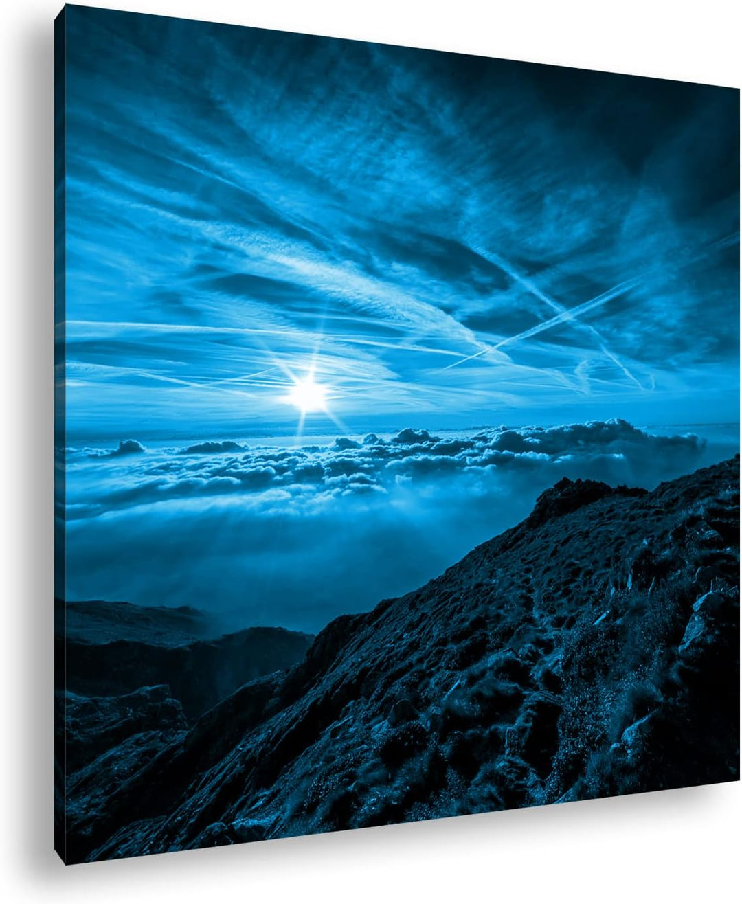 berührende Berglandschaft über den Wolken Format: 70x70 Effekt: Monocrome Blau als Leinwandbild, Mot