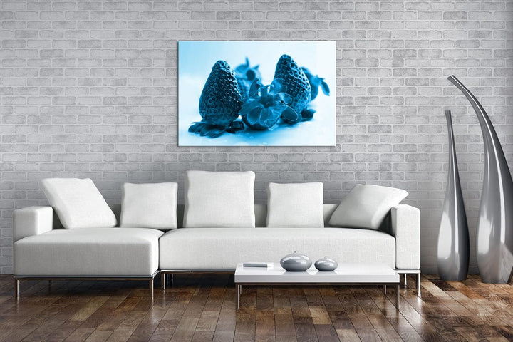 deyoli Knallrote Erdbeeren Format 80x60 Effekt: Monocrome Blau als Leinwandbild, Motiv fertig gerahm