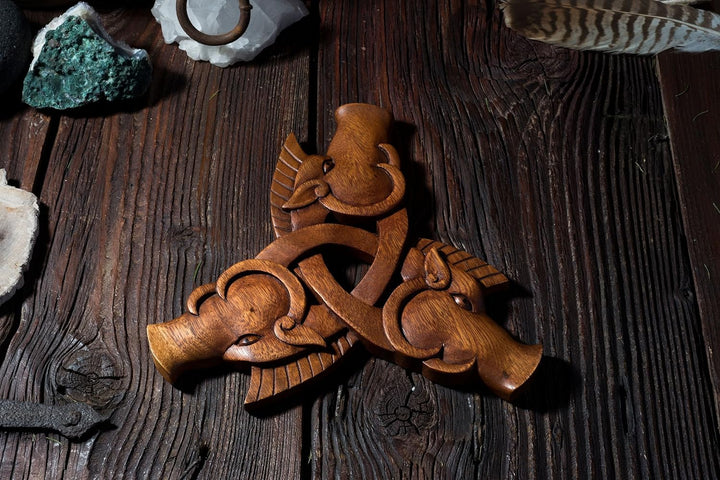 Windalf Wikinger Eber Holz Wandskulptur Thunder Ø 25 cm 3 Krieger Wildschweine Triade Wandfigur Hand