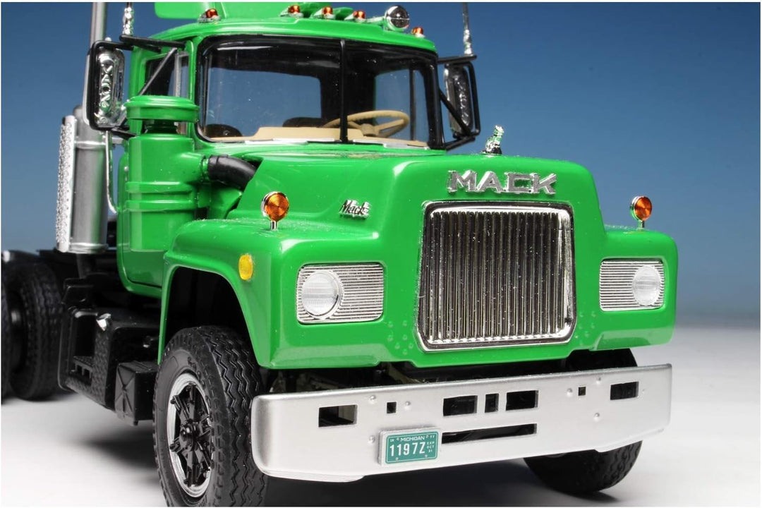 AMT amt1039–1: 25 Mack r685st – Semi Traktor