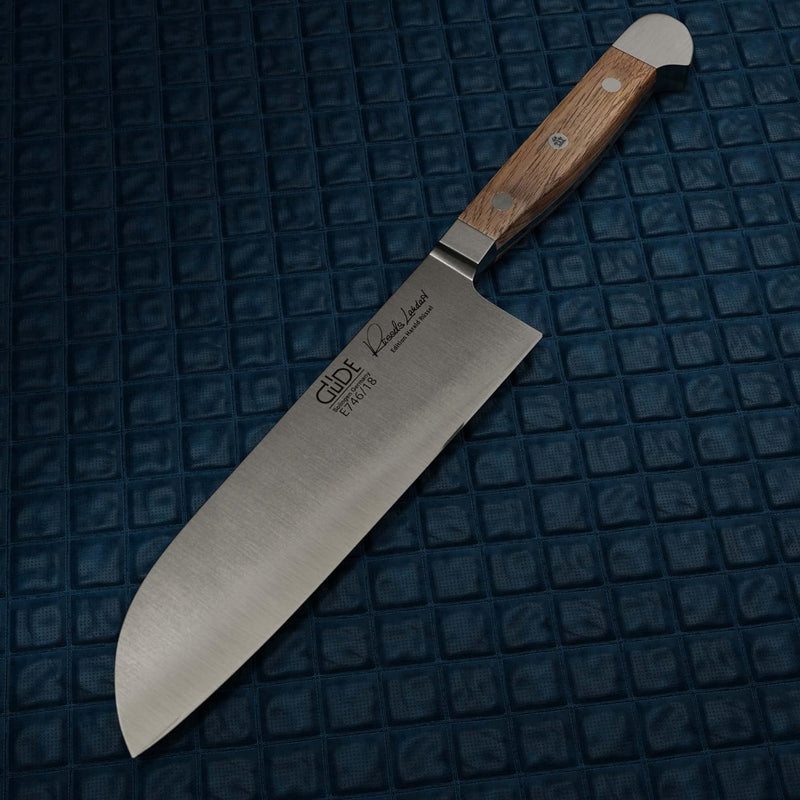 GÜDE Solingen - Santoku Messer geschmiedet, 18 cm, Fasseichenholz, ALPHA FASSEICHE, Doppelkropf, Han