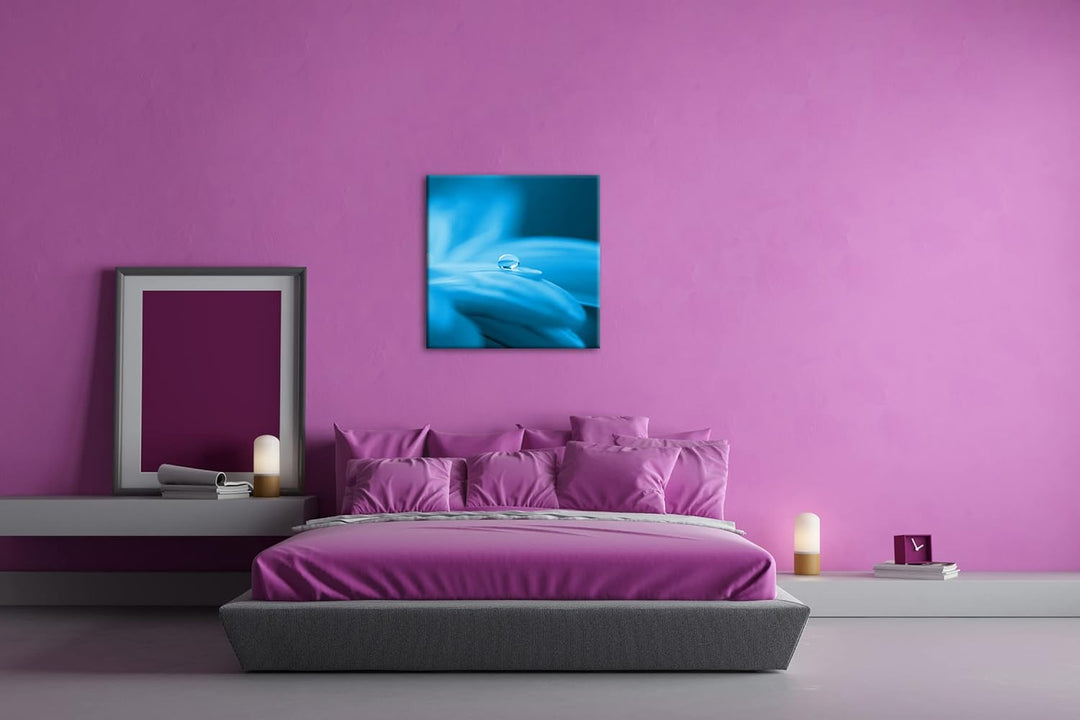 deyoli Wassertropfen auf Blauer Blume im Format: 70x70 Effekt: Zeichnung als Leinwandbild, Motiv auf