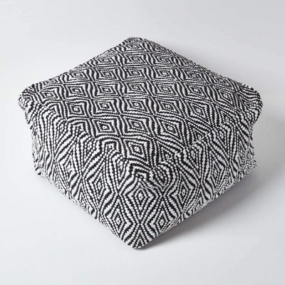 Homescapes handgewobener Chindi Sitzpouf - Sitzkissen mit geometrischem Muster in Schwarz - Weiss, 6