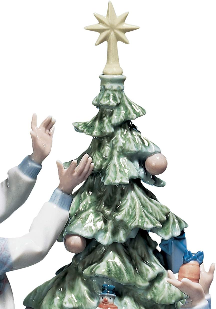 LLADRÓ Figur Den Weihnachtsbaum Schmücken. Weihnachtsbaum. Porzellan.