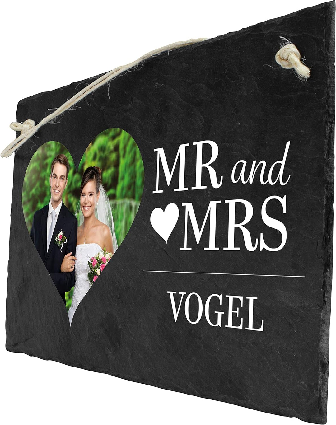 wandmotiv24 Schiefertafel Hochzeit Mr. & Mrs., Aufhängeschild mit Strick, Personalisierbar Digitaldr