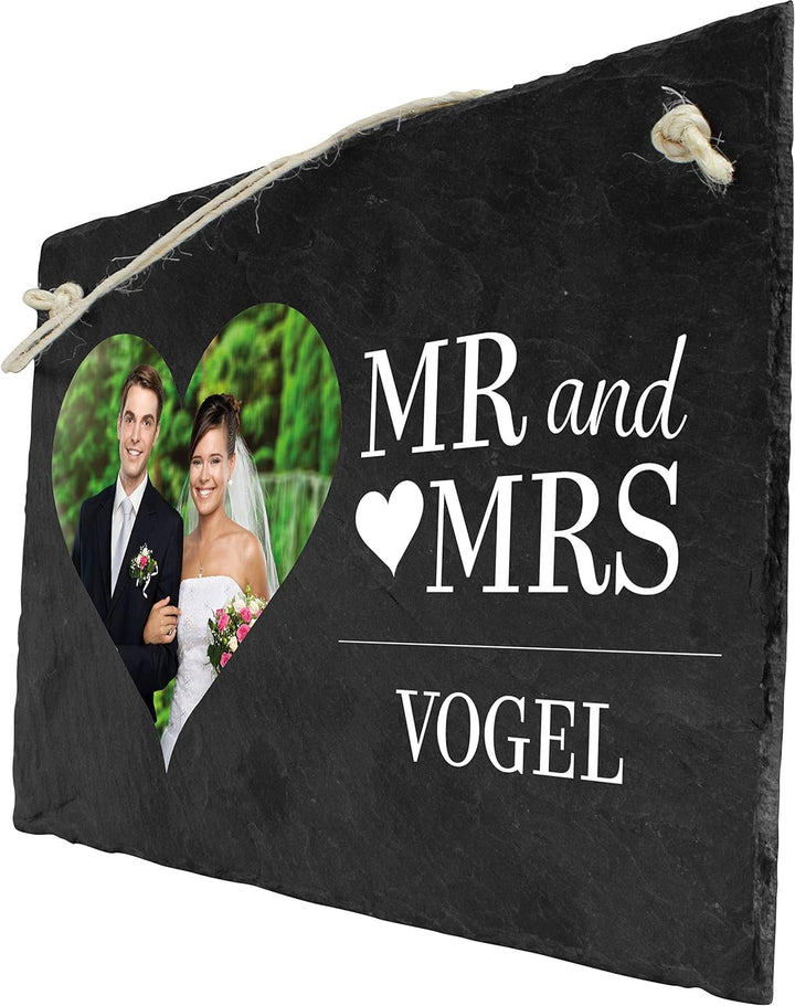 wandmotiv24 Schiefertafel Hochzeit Mr. & Mrs., Aufhängeschild mit Strick, Personalisierbar Digitaldr
