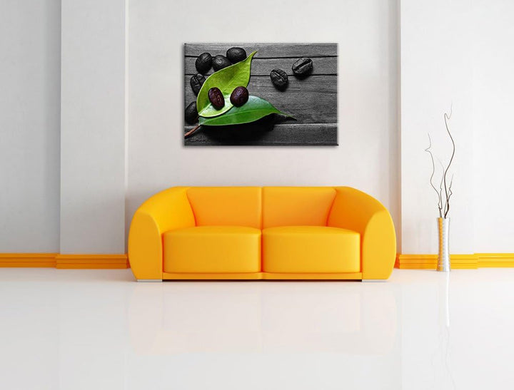 kleine Kaffeebohnen auf Blättern schwarz/weiss Format: 100x70 auf Leinwand, XXL riesige Bilder ferti