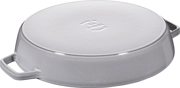STAUB Bratpfanne mit Zwei Griffen, 34 cm. Grau, Gusseisen, Induktionsgeeignet, Graphitgrau 41.2 x 35