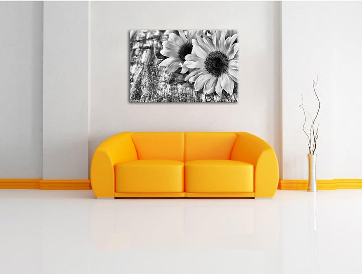 Pixxprint Sonnenblumen auf Holztisch als Leinwandbild/Grösse: 100x70 / Wandbild/Kunstdruck/fertig be
