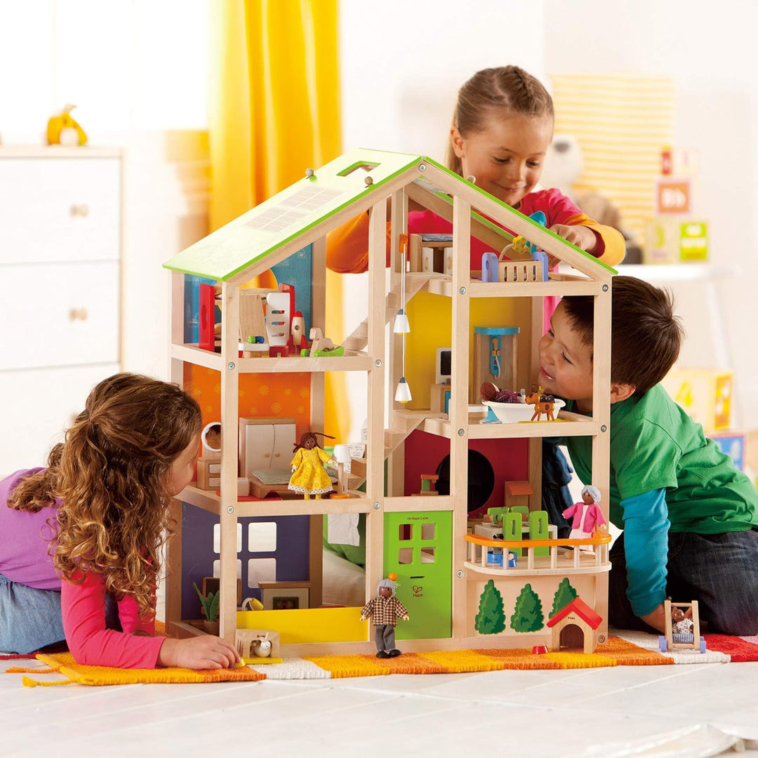 Hape E3401 - Vier-Jahreszeiten Haus (möbliert), Puppenhaus mit Zubehör, aus Holz & E3459 - Babyzimme