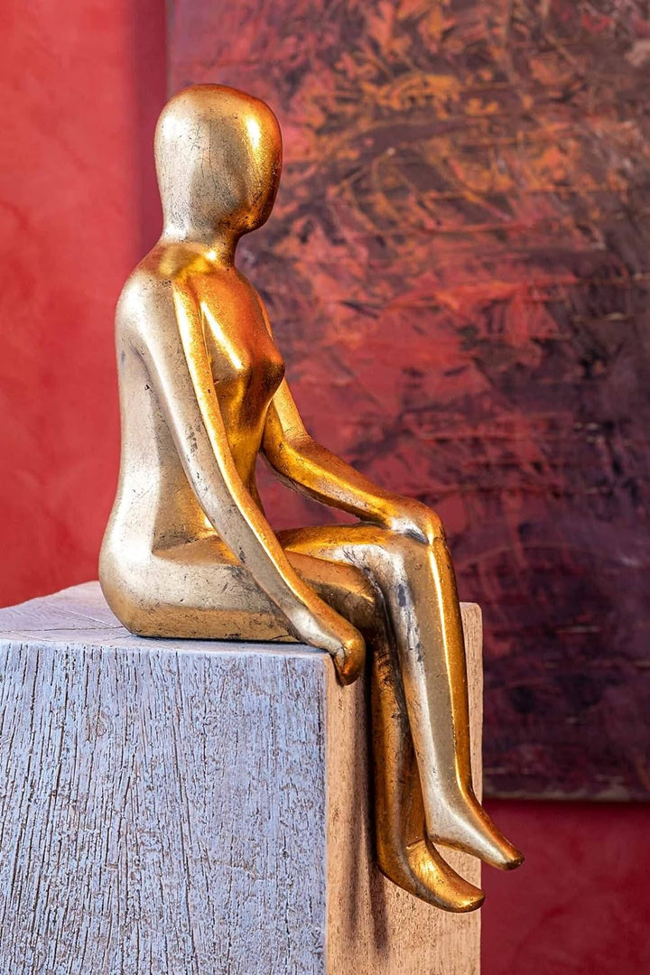 IDYL Moderne Skulptur Figur Sandsteinguss Sitting Women | goldfb. | 13x15x50 cm | Dekorationsfigur f