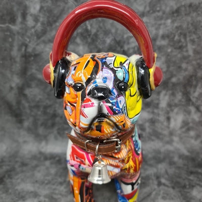 Dreamlight Moderne Skulptur Dekofigur Mops mit Kopfhörern Hund POP Art aus Kunststein Mehrfarbig 13x