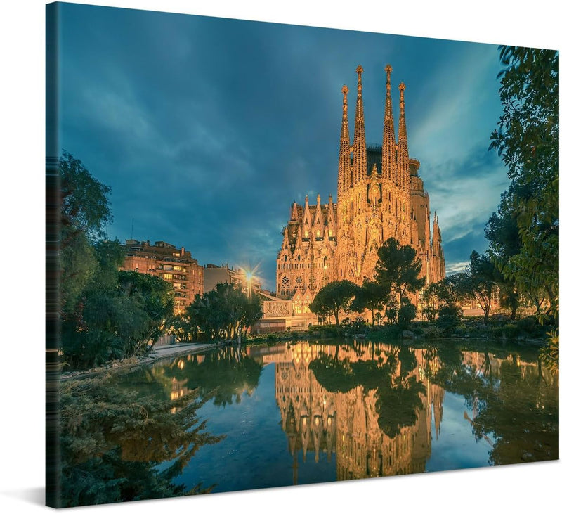 PICANOVA – Leinwandbild 100x75cm Sagrada Familia Barcelona – Leinwanddruck – Wandbild Kunstdruck Auf