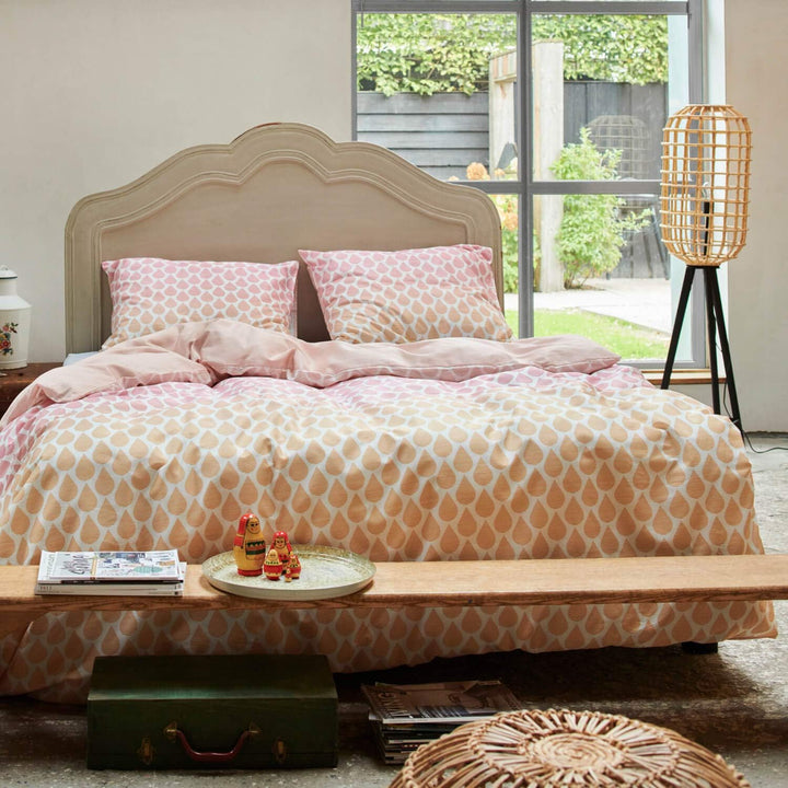 Esprit Satinbettwäsche Rainns I Farbe Pink I 200x220 2x80x80 cm I Tropfen auf weissem Grund I Reine