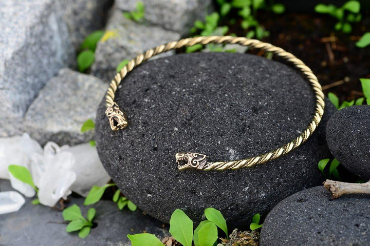 Windalf Frauen Wikinger Torques FENRA Ø 12 cm Wikinger Schmuck Handarbeit edle Bronze
