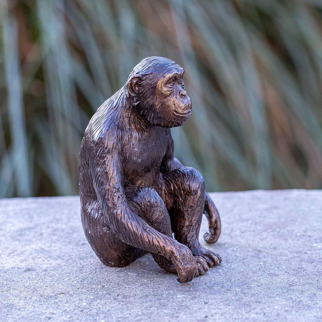 IDYL Bronze-Skulptur Schimpanse | 15x9x12 cm | Tierfigur aus Bronze handgefertigt | Wetterfest